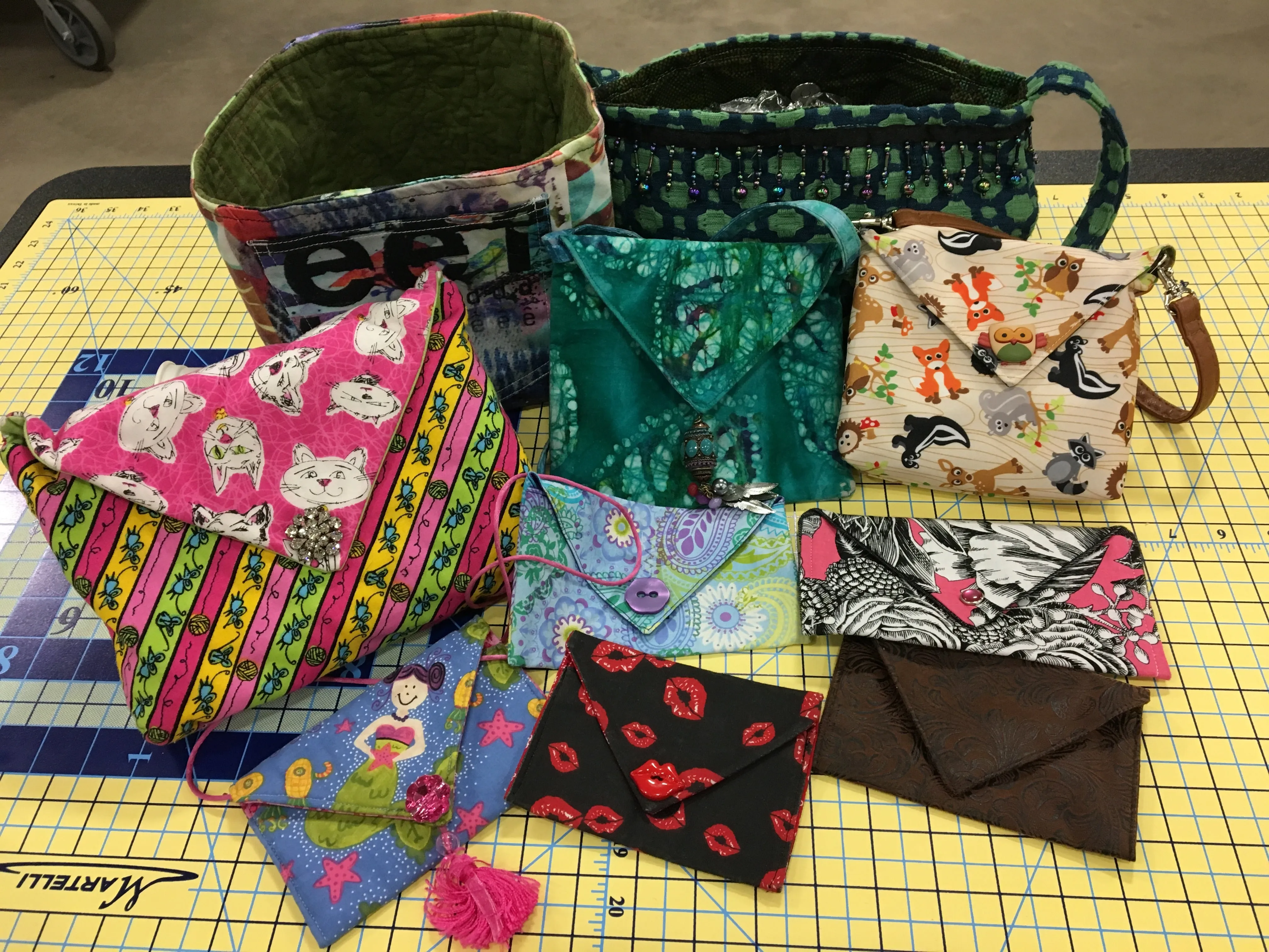 Box Bag 2 Templates, 1 Fussy Cut Frame Bundle plus The Original L Bag Pattern