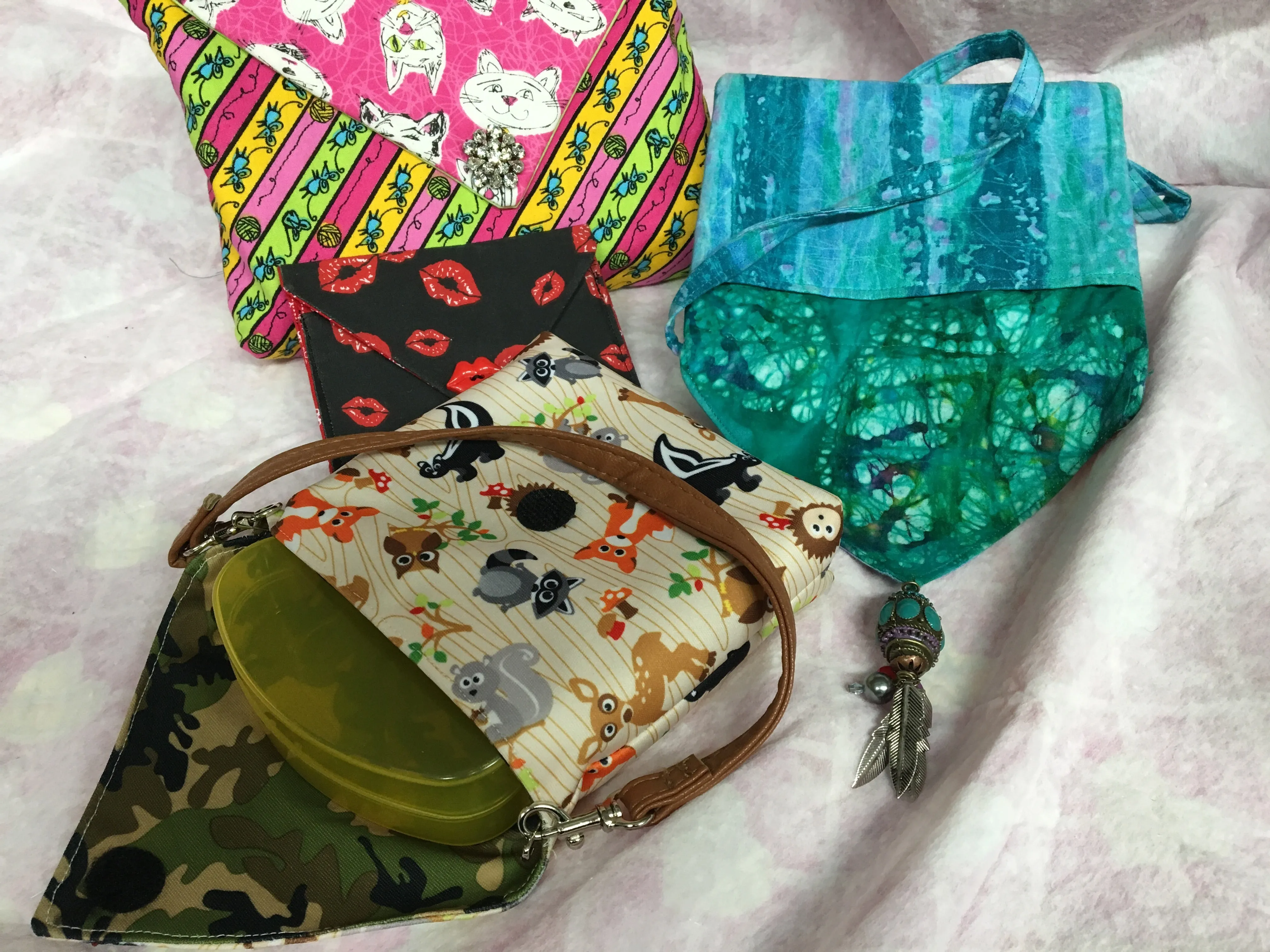 Box Bag 2 Templates, 1 Fussy Cut Frame Bundle plus The Original L Bag Pattern