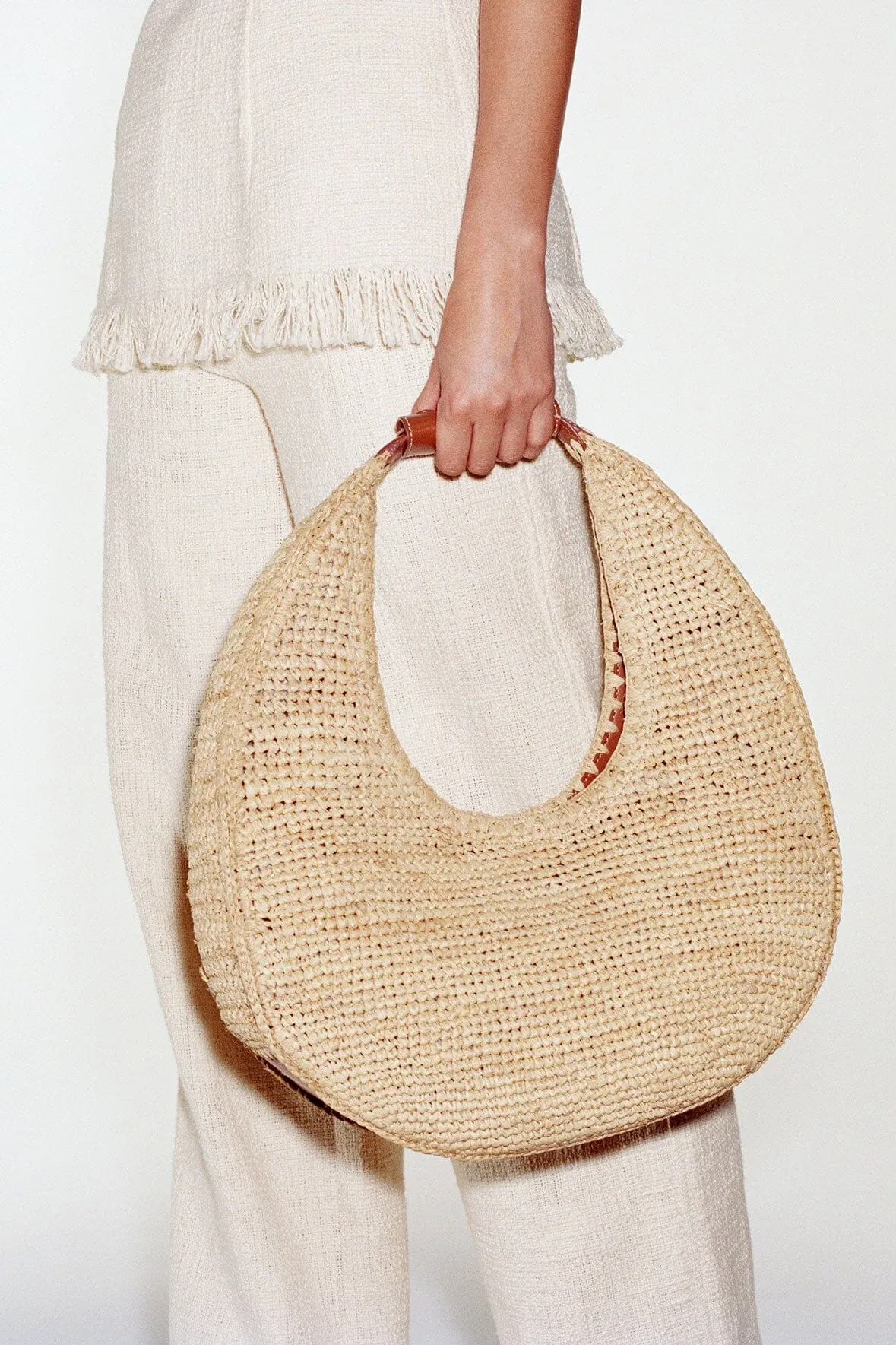 LARGE RAFFIA MOON BAG | NATURAL RAFFIA