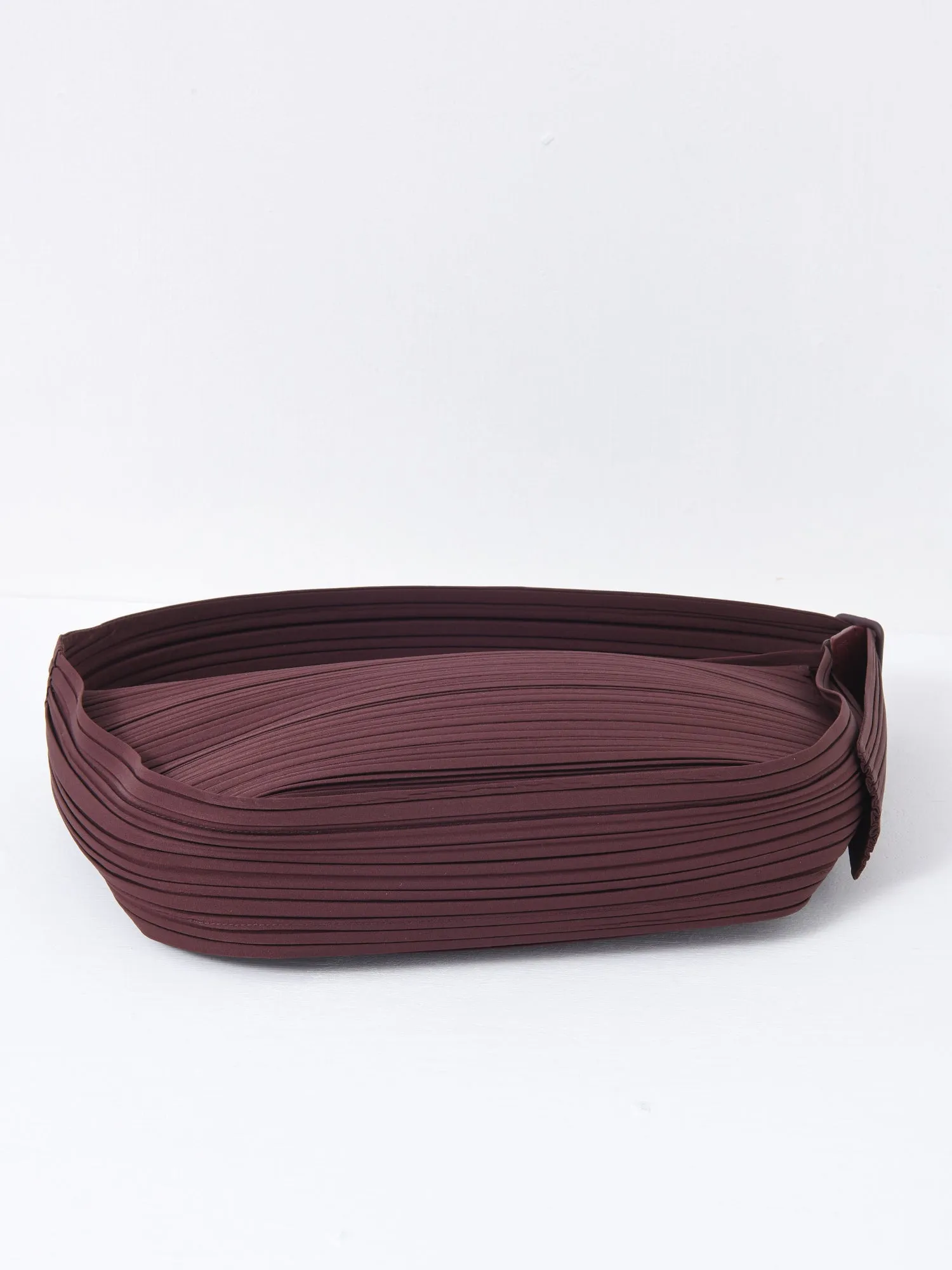 PLEATS HALF MOON BAG_86-CHOCOLATE_PP47AG522